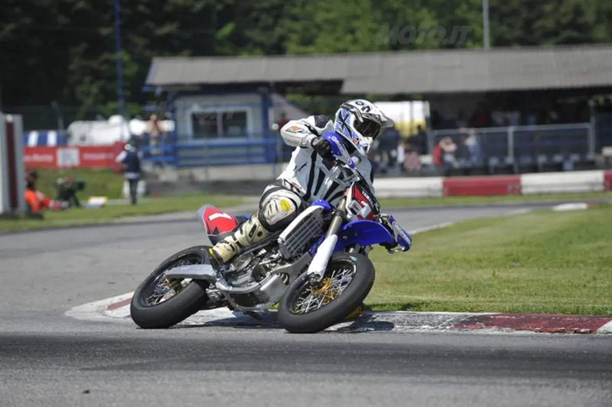 Trofeo Yamaha SM. Siamo scesi in pista con la YZ 450 SM (9)