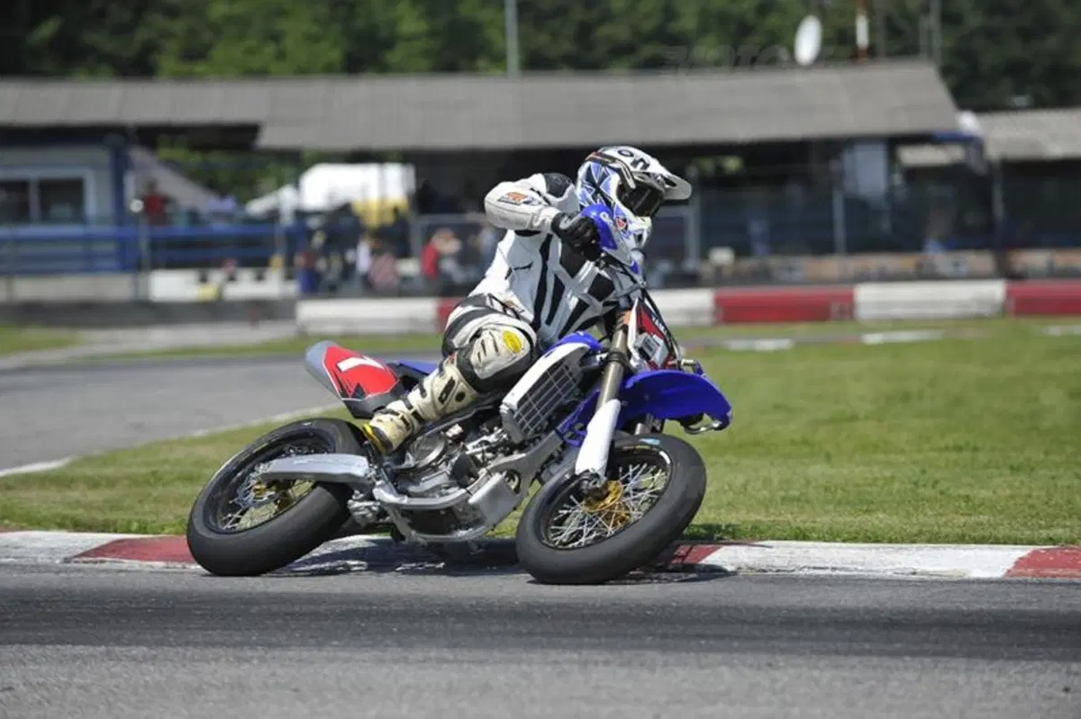 Trofeo Yamaha SM. Siamo scesi in pista con la YZ 450 SM (10)