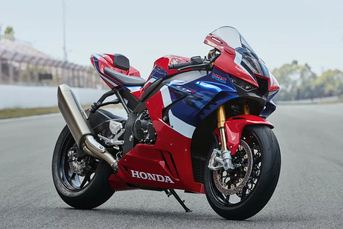 Honda CBR 1000RR R Fireblade SP. R come Racing (16)