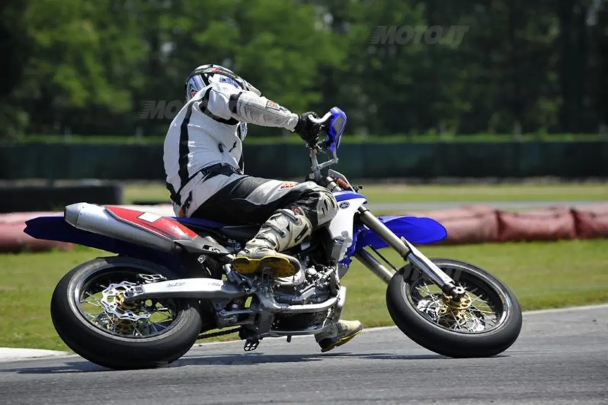 Trofeo Yamaha SM. Siamo scesi in pista con la YZ 450 SM (14)