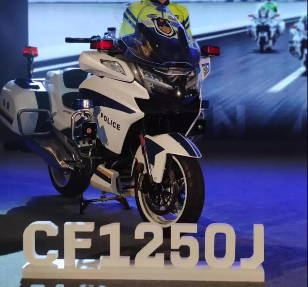 La Benelli BJ1200J e la nuova GT a tre cilindri (4)