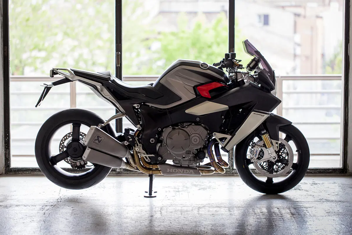 Svelata la "Burasca 1200", la moto disegnata da Aldo Drudi