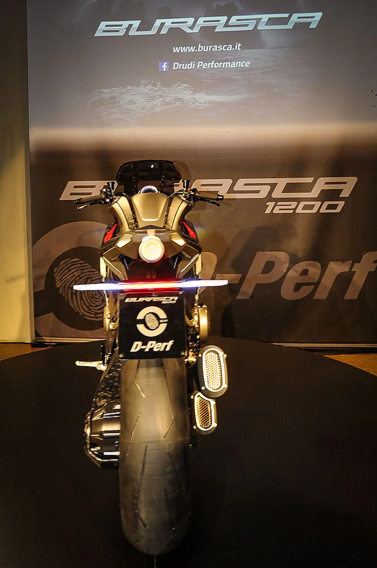 Svelata la "Burasca 1200", la moto disegnata da Aldo Drudi (9)