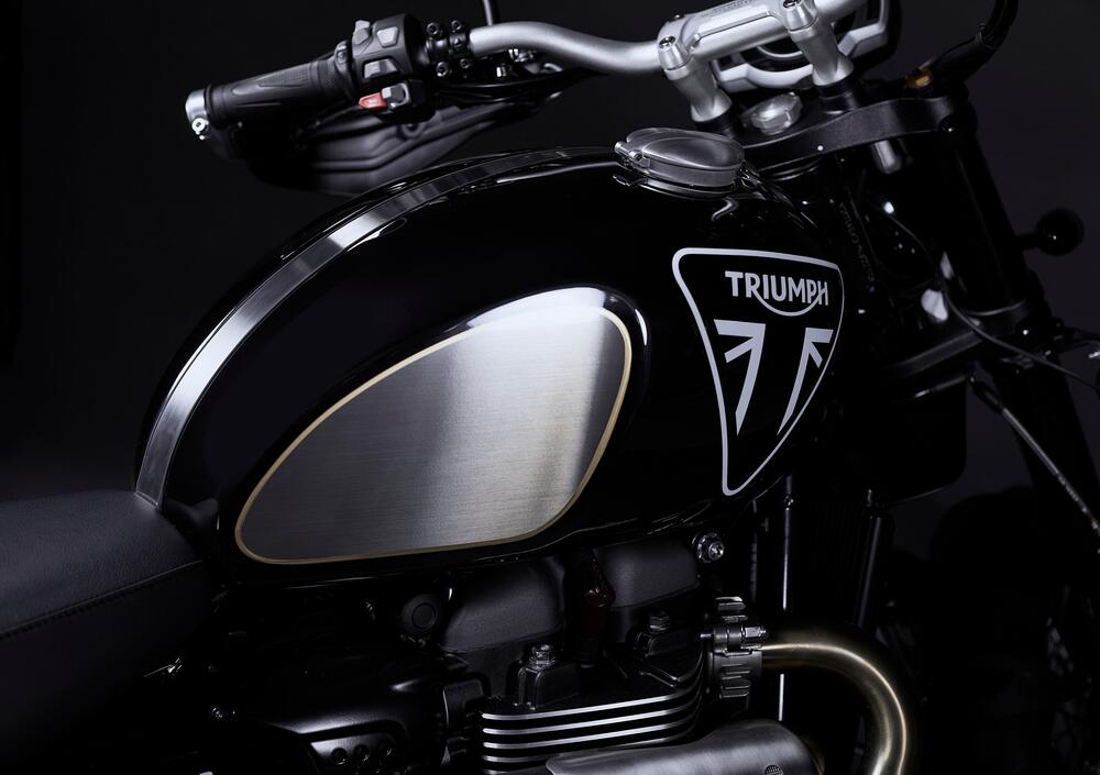 Triumph Scrambler 1200 XE Bond Edition (2020) (5)