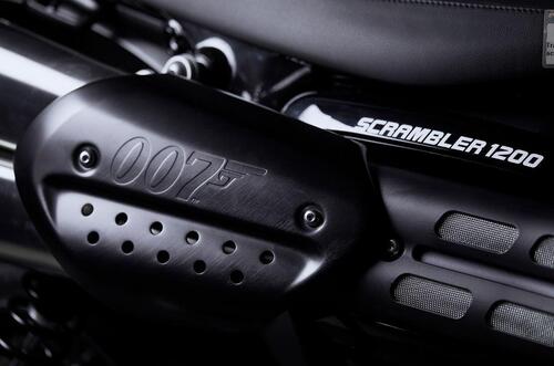 Triumph Scrambler 1200 Bond: ecco la “007” Edition (8)