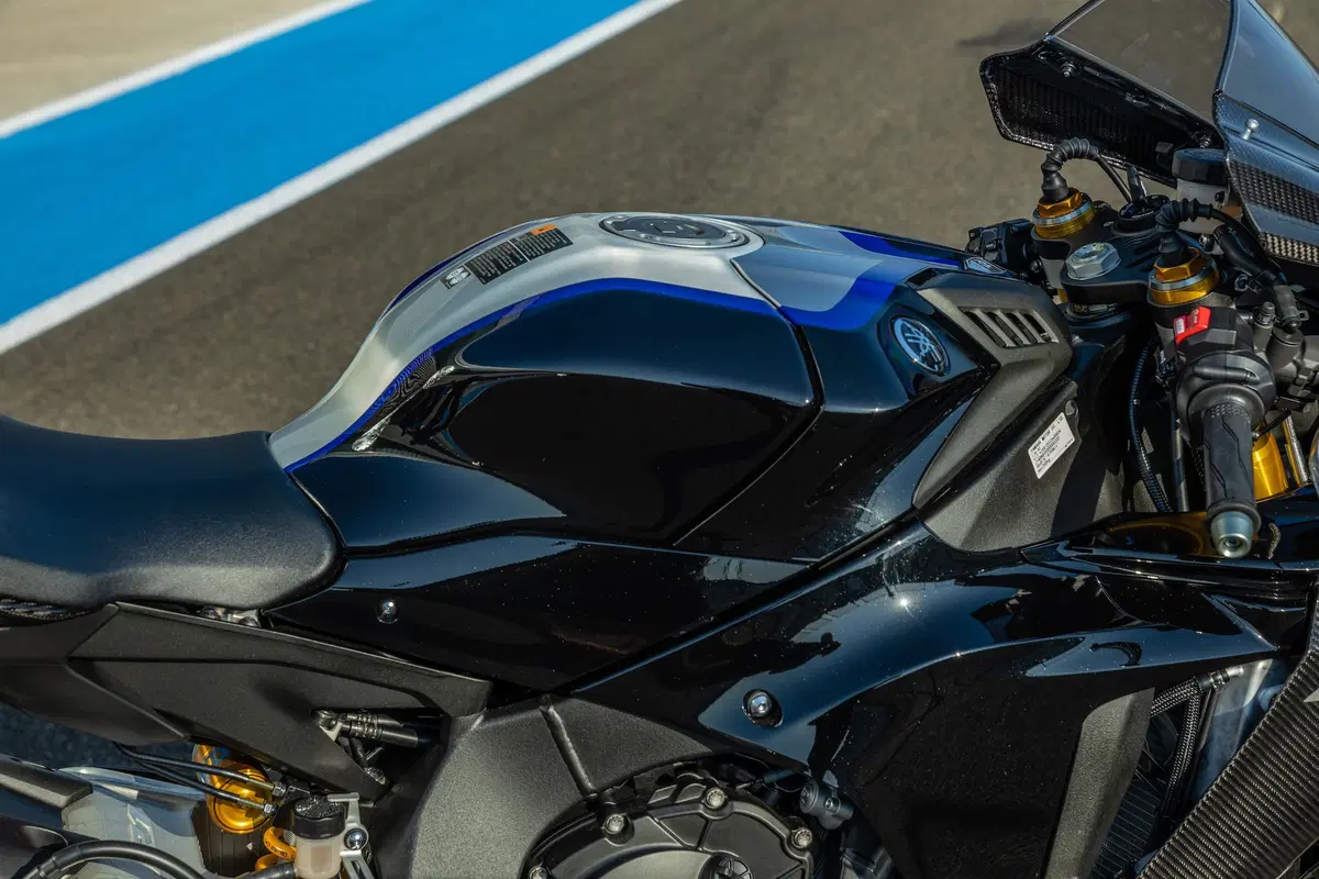 Yamaha YZF-R1 e YZF-R1M 2020. Evoluzione continua (26)