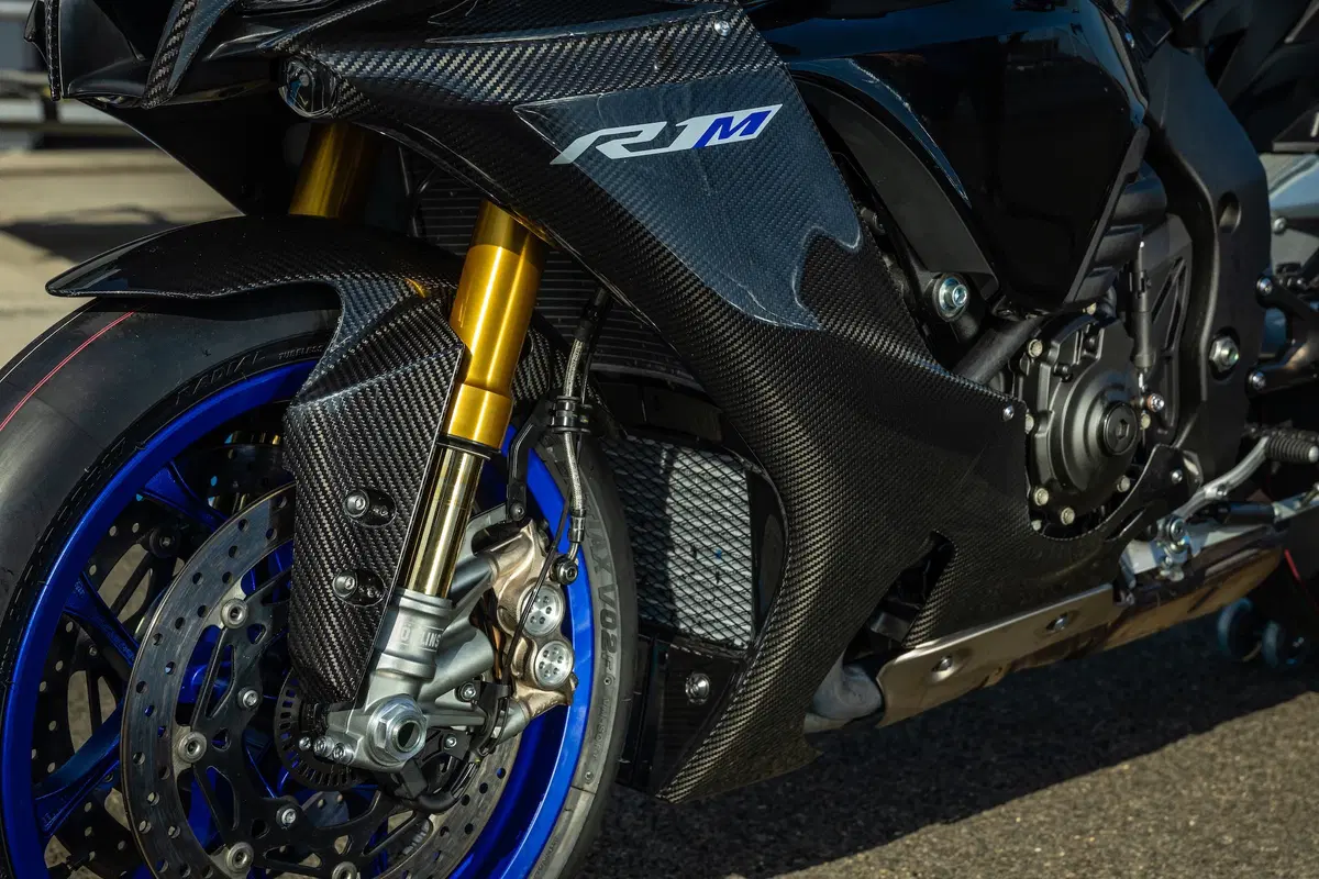 Yamaha YZF-R1 e YZF-R1M 2020. Evoluzione continua (28)