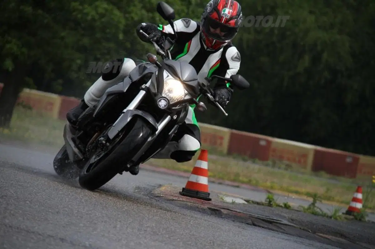 Comparativa pneumatici Sport Touring sul bagnato (16)