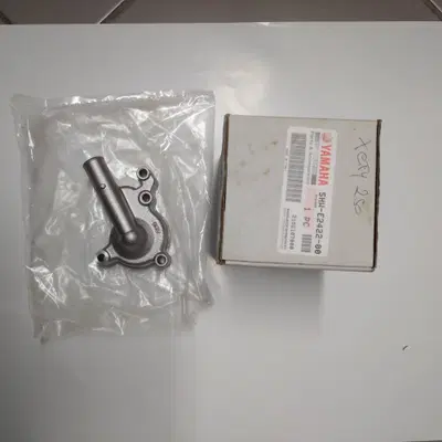COPERCHIO POMPA ACQUA YAMAHA XMAX 250/XC300/YP250