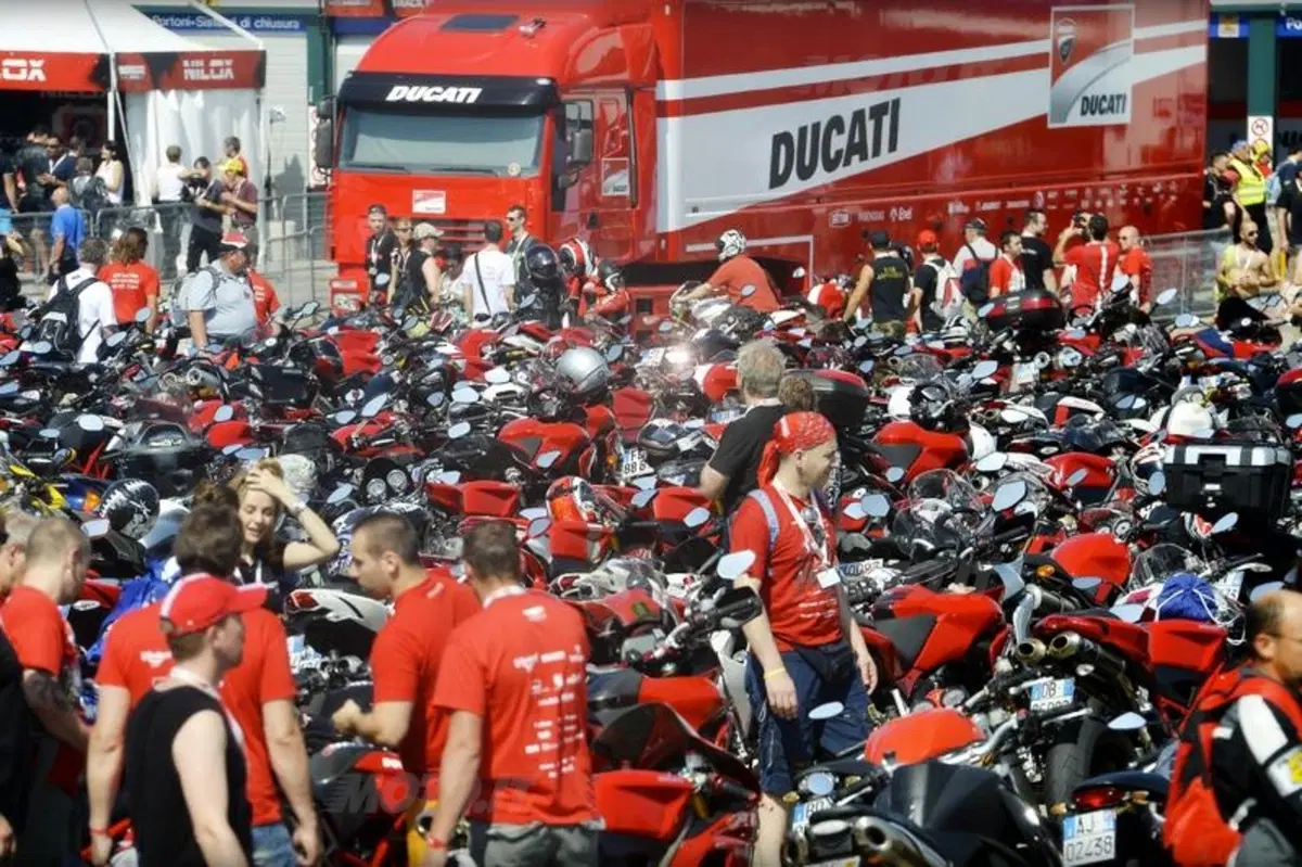  WDW 2012. Bayliss trionfa nella Diavel Drag Race (9)