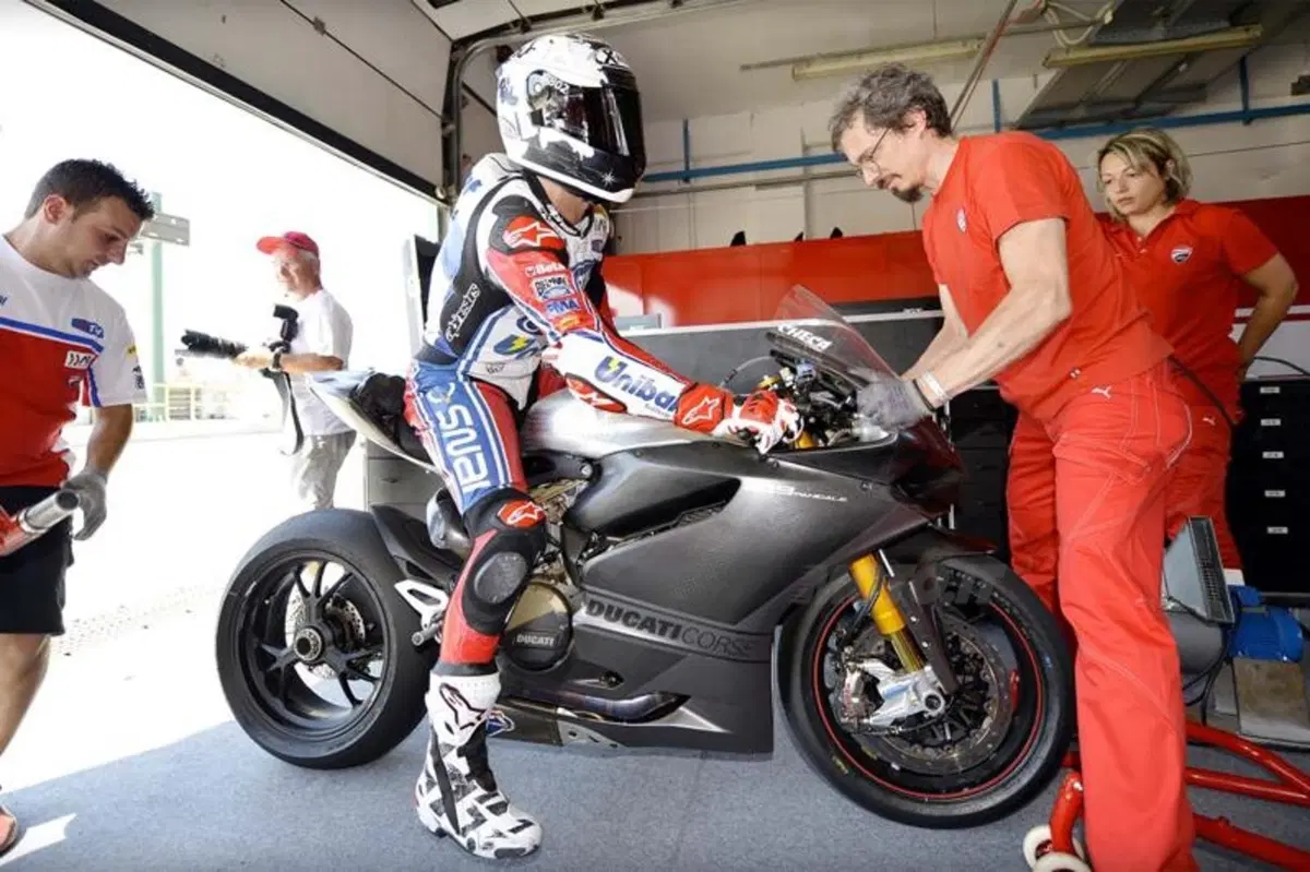  WDW 2012. Bayliss trionfa nella Diavel Drag Race (13)