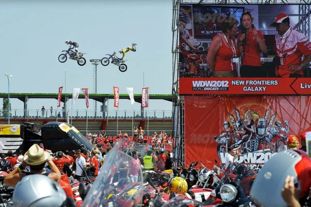  WDW 2012. Bayliss trionfa nella Diavel Drag Race (20)