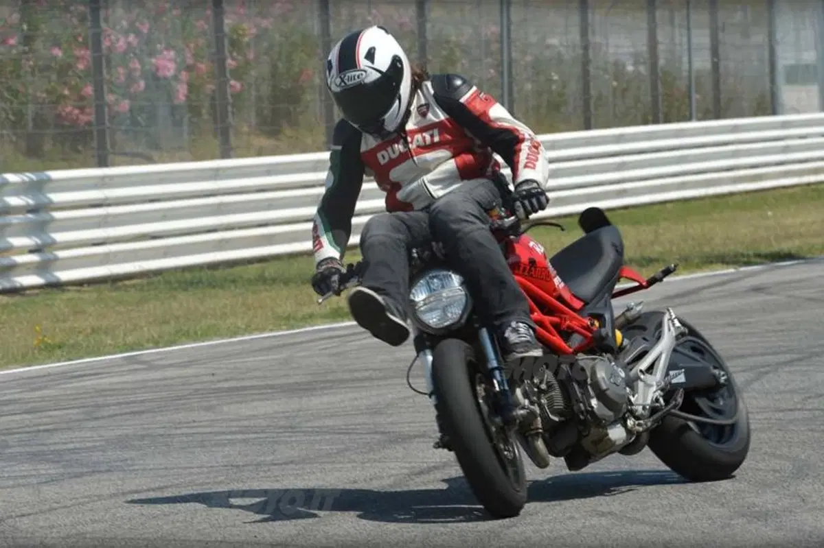  WDW 2012. Bayliss trionfa nella Diavel Drag Race (36)