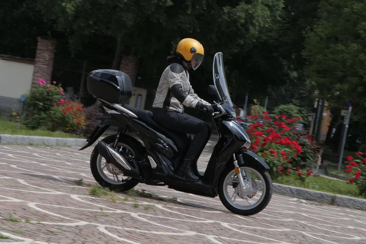Honda SH 125i e 150i: 10 e lode! (13)