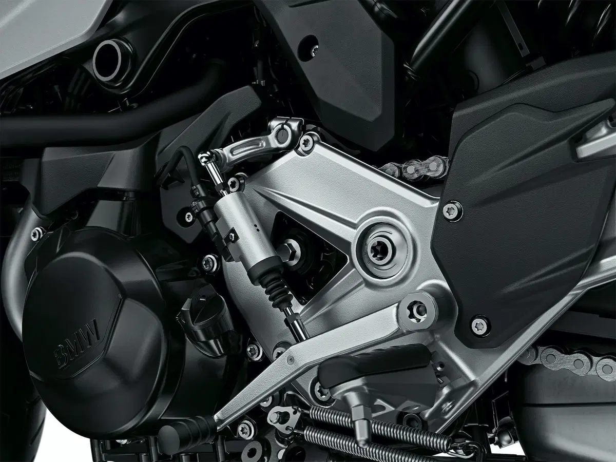 BMW F900XR: accessori e pacchetti disponibili (2)