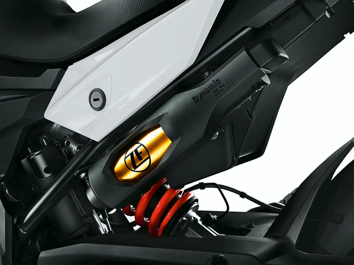 BMW F900XR: accessori e pacchetti disponibili (8)