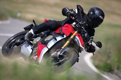 Ducati Streetfighter V4S TEST. La rivoluzionaria