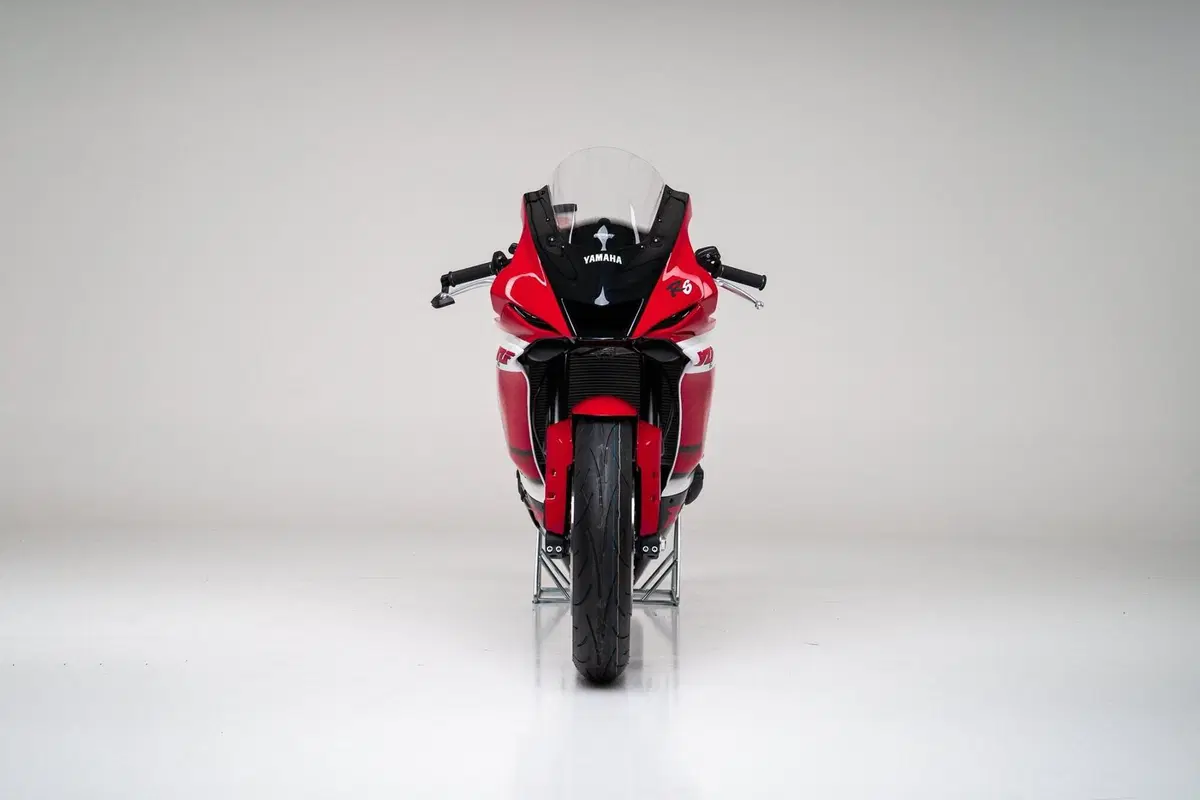 Yamaha YZF-R6 20° anniversario: YART la porta in Europa (e la fa da pista) (5)