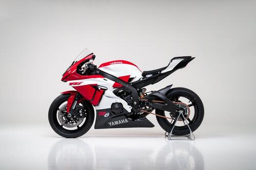 Yamaha YZF-R6 20° anniversario: YART la porta in Europa (e la fa da pista) (4)