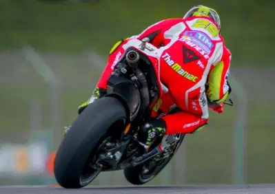 MotoGP, Mugello 2016. Iannone chiude in testa le libere del venerdì