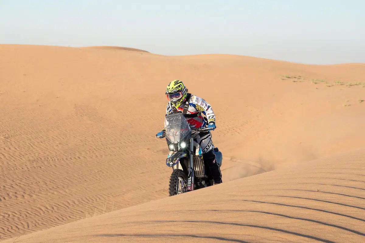 Giada Beccari: in moto nel deserto di Dubai (4)