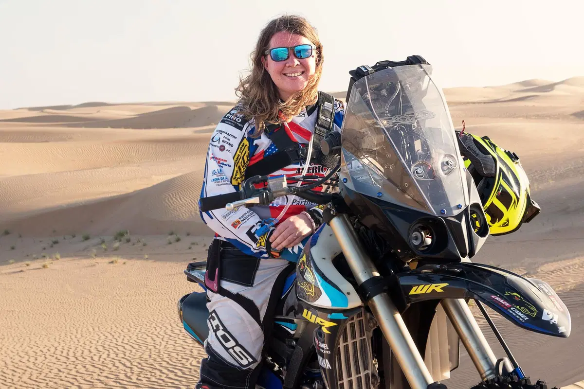 Giada Beccari: in moto nel deserto di Dubai