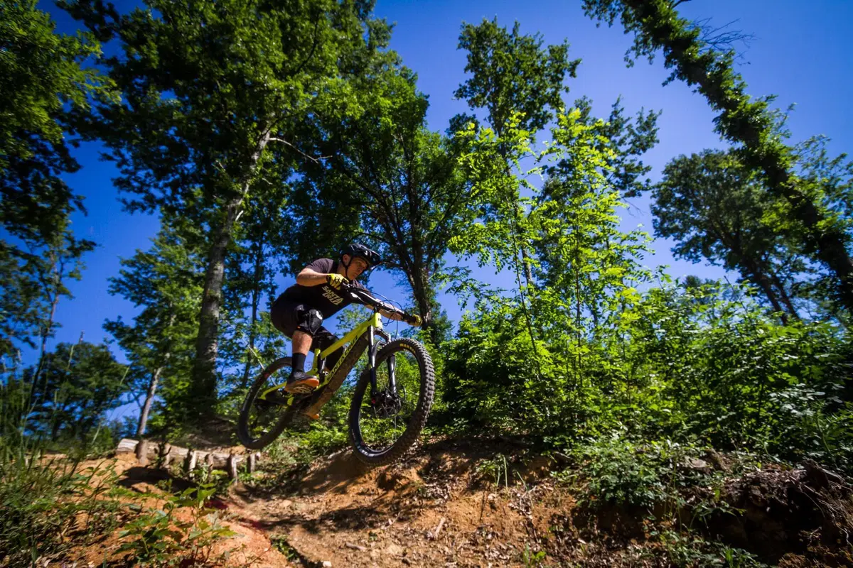 Santa Cruz Heckler, test e review della prima eBike del brand californiano