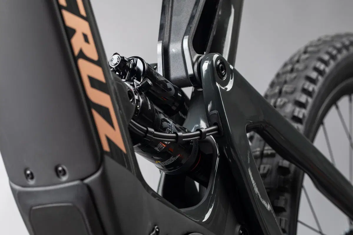 Santa Cruz Heckler, test e review della prima eBike del brand californiano (10)