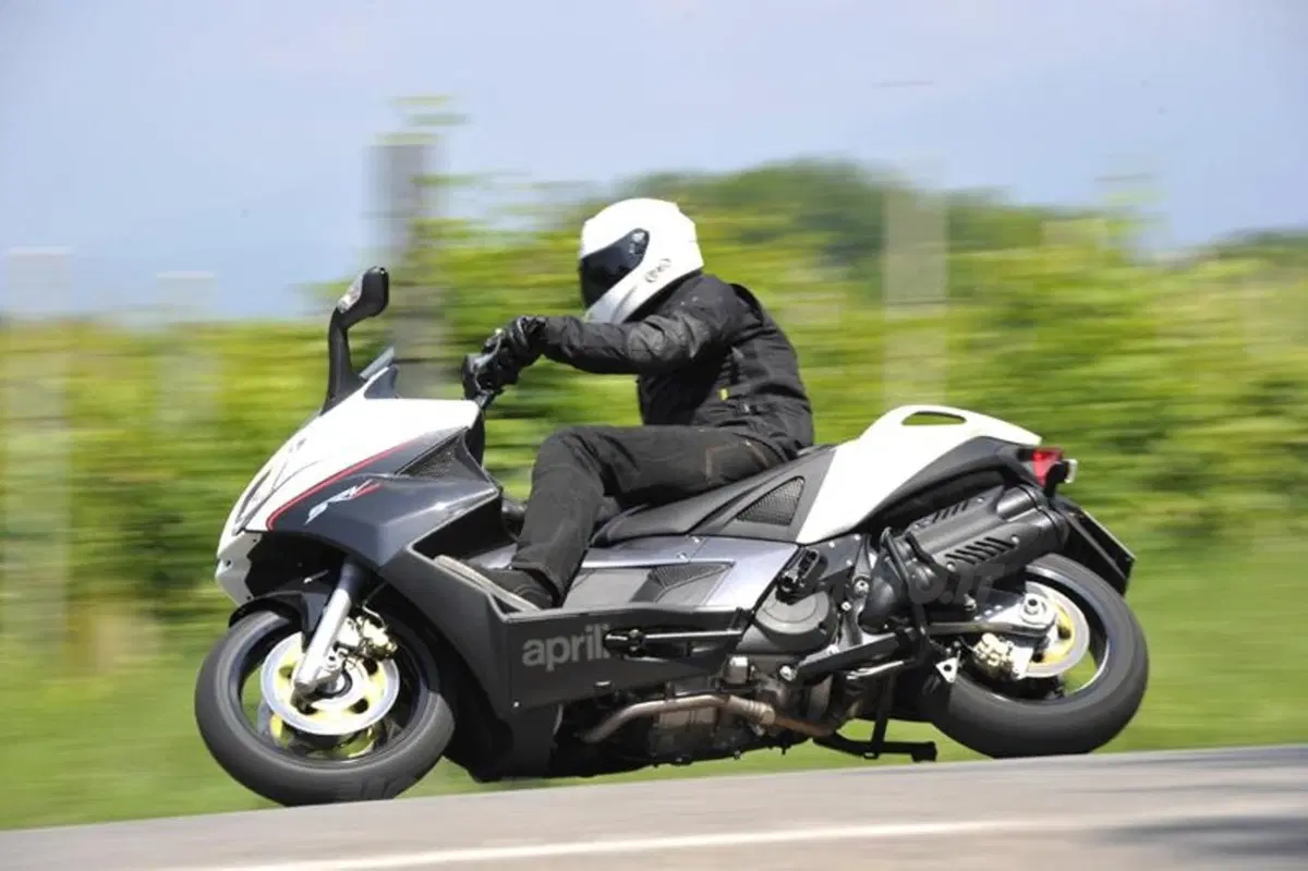Aprilia SRV 850 ABS/ATC  (3)