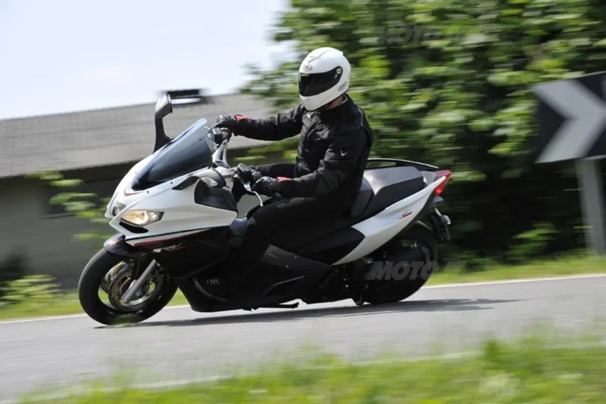 Aprilia SRV 850 ABS/ATC  (5)