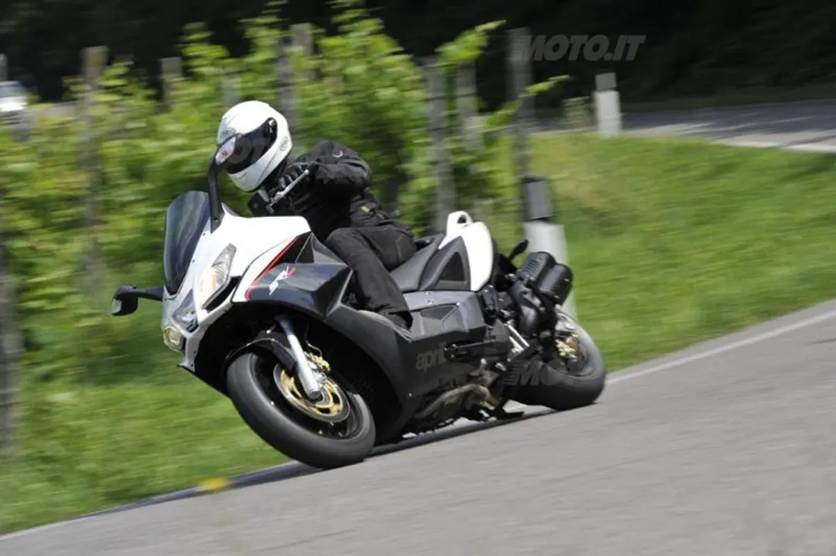 Aprilia SRV 850 ABS/ATC  (9)