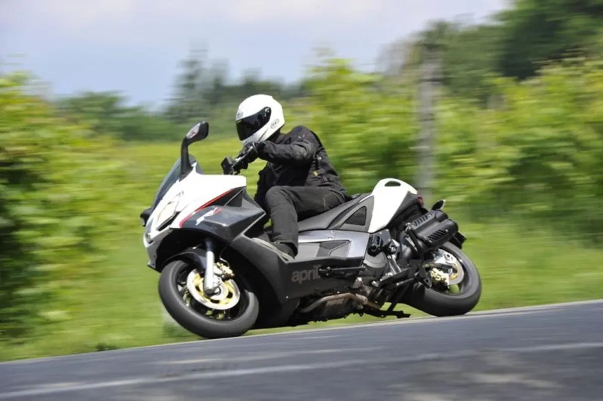 Aprilia SRV 850 ABS/ATC  (16)