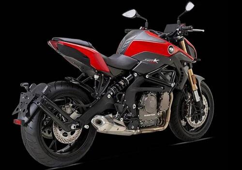 Presentata la SRK600 di QJ Motor: da noi sarà Benelli (3)