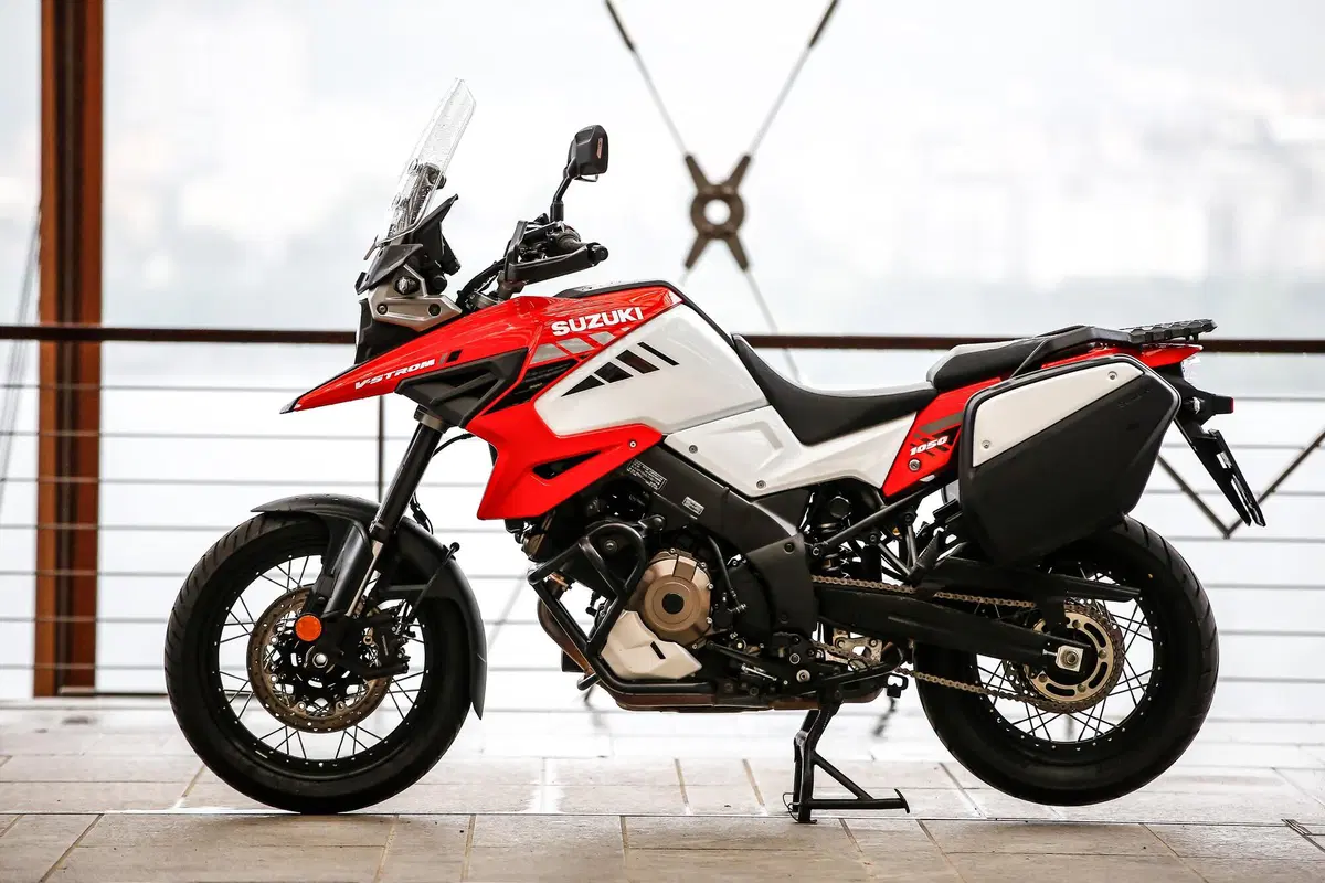 Suzuki V-Strom 1050XT vs Triumph Tiger 900 GT Pro: sfida 2020 tra maxi col 19 (4)
