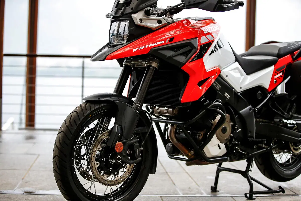 Suzuki V-Strom 1050XT vs Triumph Tiger 900 GT Pro: sfida 2020 tra maxi col 19 (10)