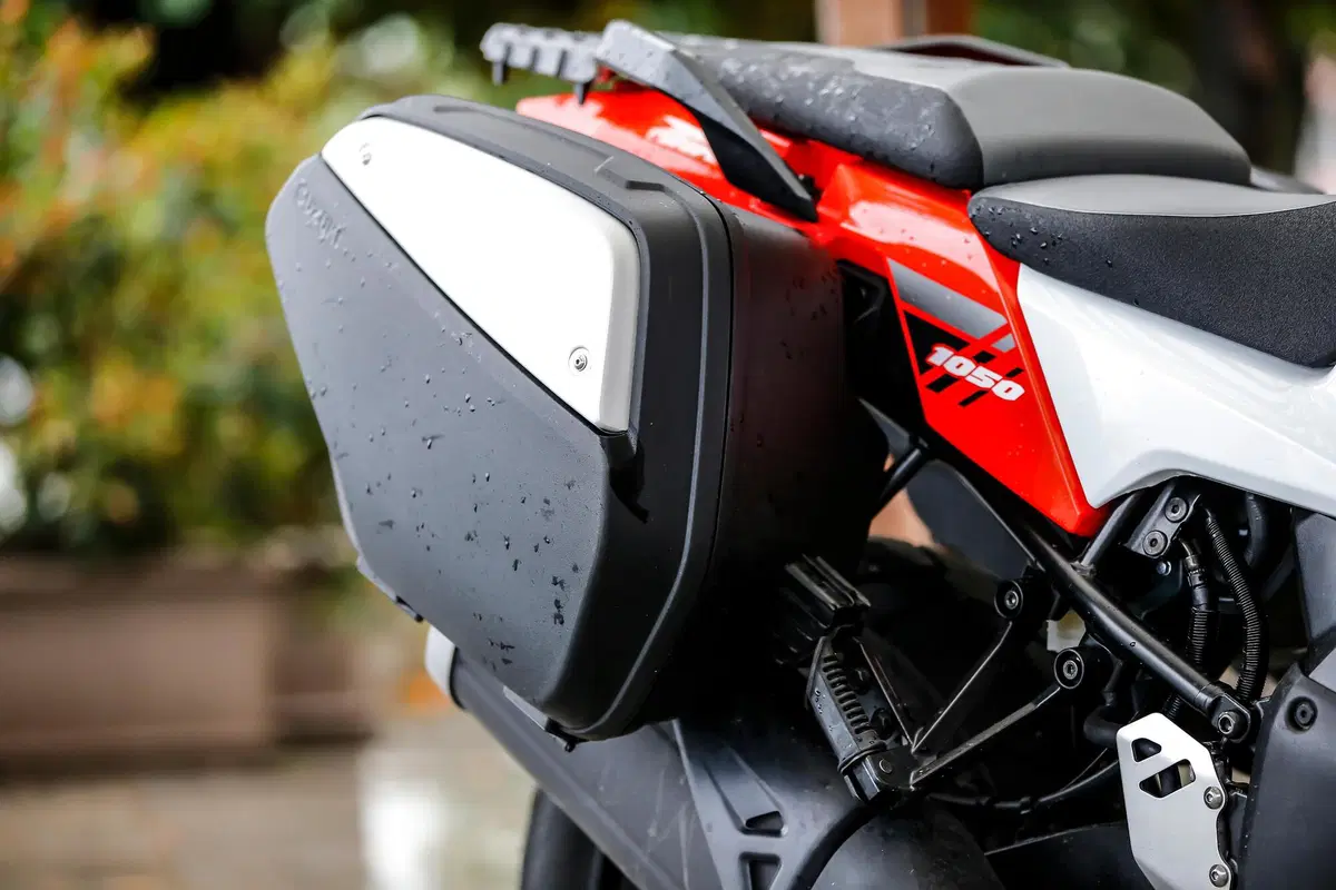 Suzuki V-Strom 1050XT vs Triumph Tiger 900 GT Pro: sfida 2020 tra maxi col 19 (14)