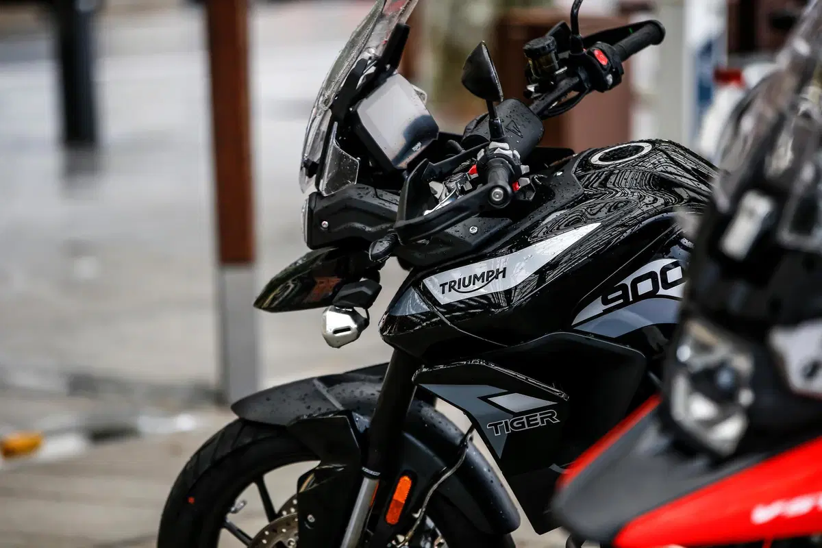 Suzuki V-Strom 1050XT vs Triumph Tiger 900 GT Pro: sfida 2020 tra maxi col 19 (6)
