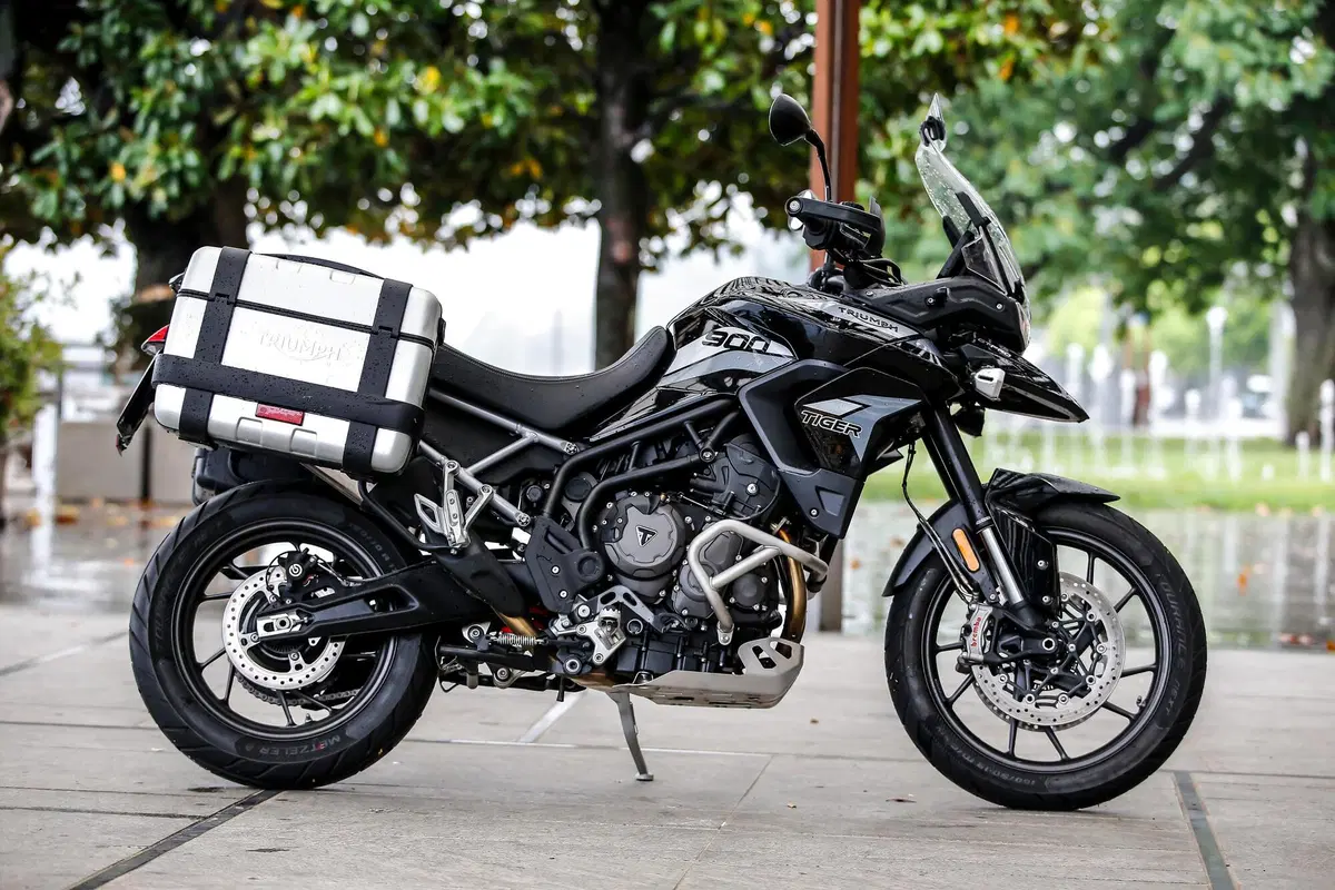 Suzuki V-Strom 1050XT vs Triumph Tiger 900 GT Pro: sfida 2020 tra maxi col 19 (3)