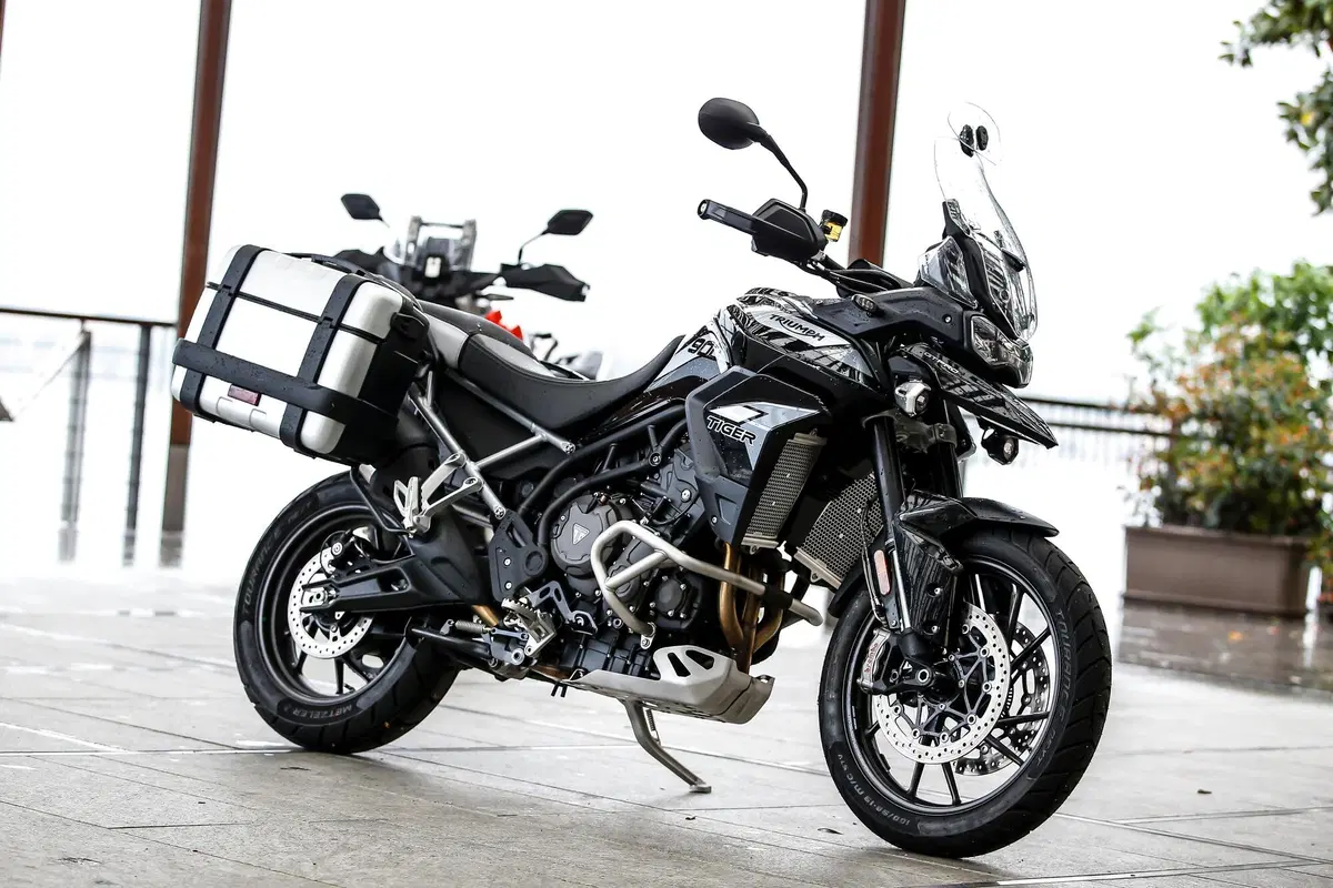 Suzuki V-Strom 1050XT vs Triumph Tiger 900 GT Pro: sfida 2020 tra maxi col 19 (5)