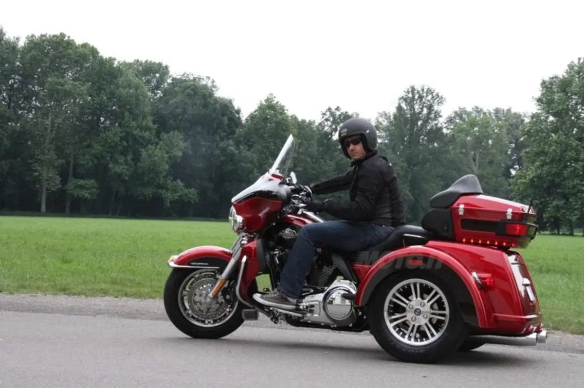 Harley-Davidson Tri Glide  (3)