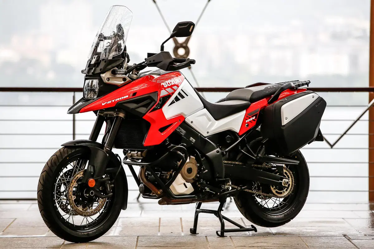 Suzuki V-Strom 1050XT vs Triumph Tiger 900 GT Pro: sfida 2020 tra maxi col 19 (12)