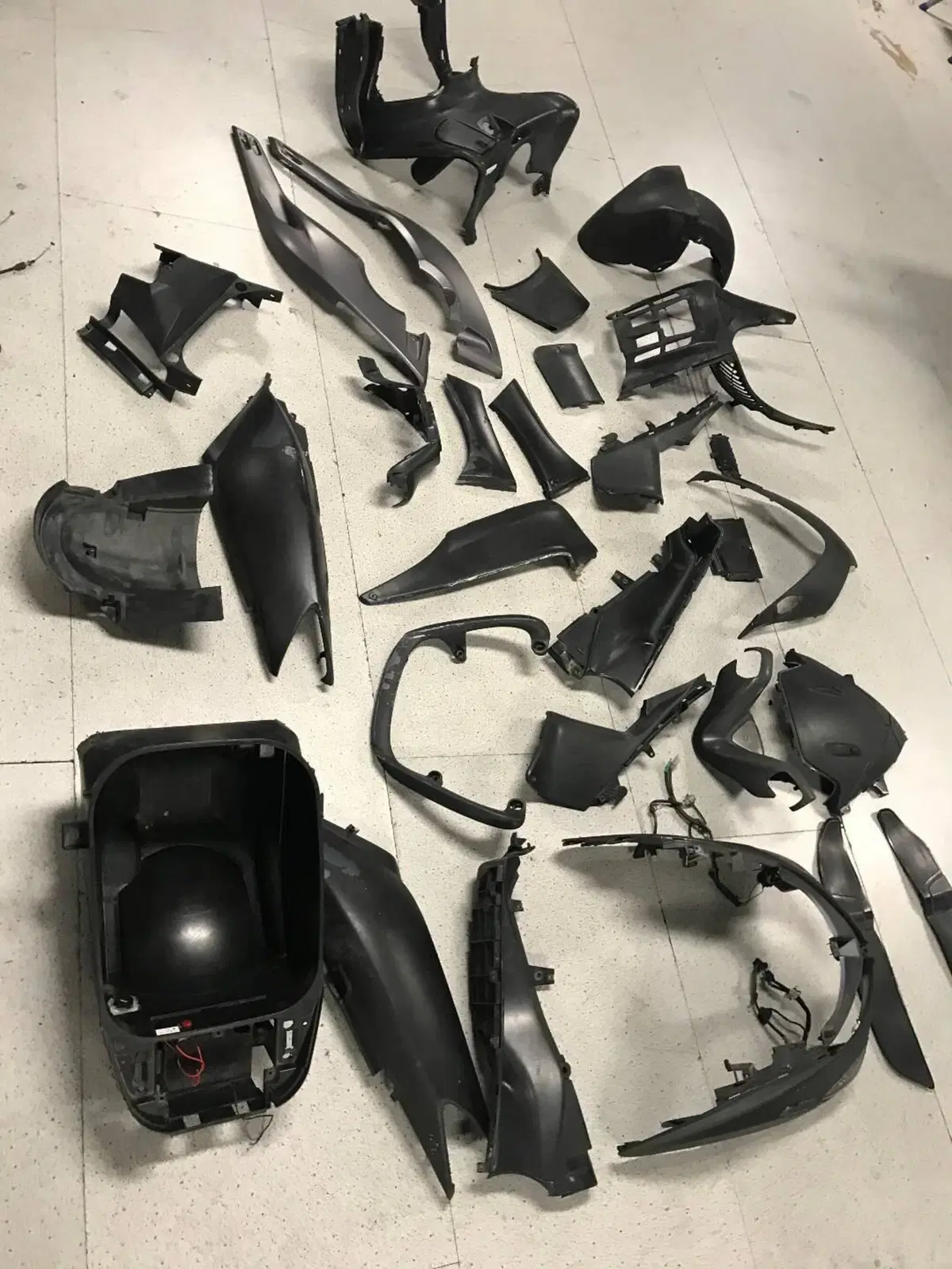Serie completa carene Yamaha T-Max '01-'03 (12)