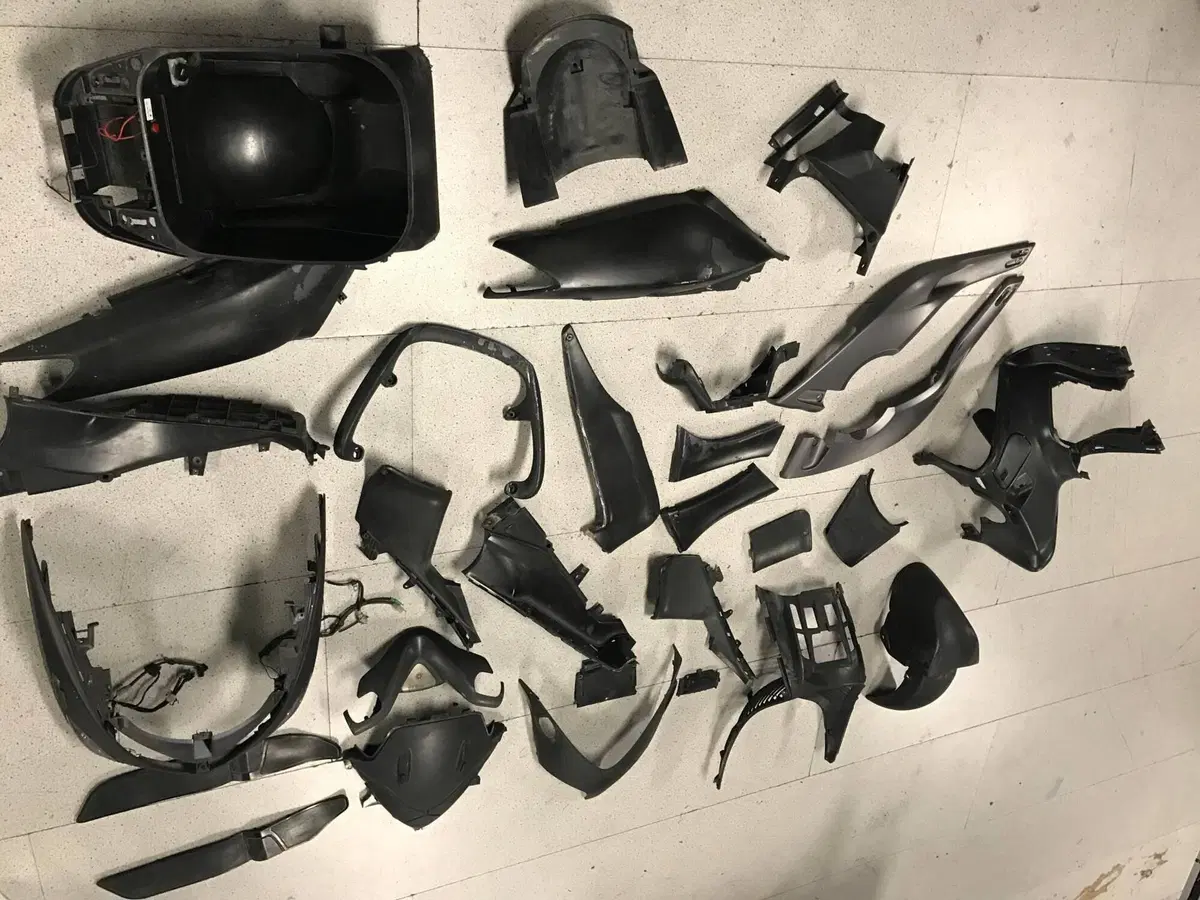 Serie completa carene Yamaha T-Max '01-'03 (17)