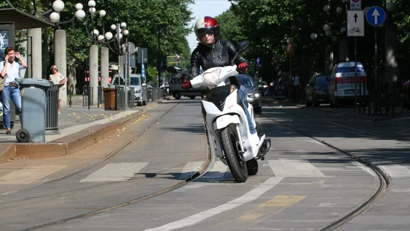Scooter, consigli per gli acquisti: 18 125 sotto i 2.500 euro. Guidabili con patente B!