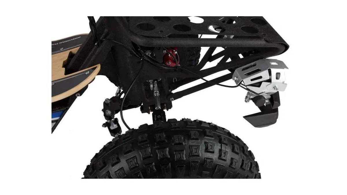 Lem Motor M.A.D. M.A.D. Truck 2000 (2020 - 22) (3)