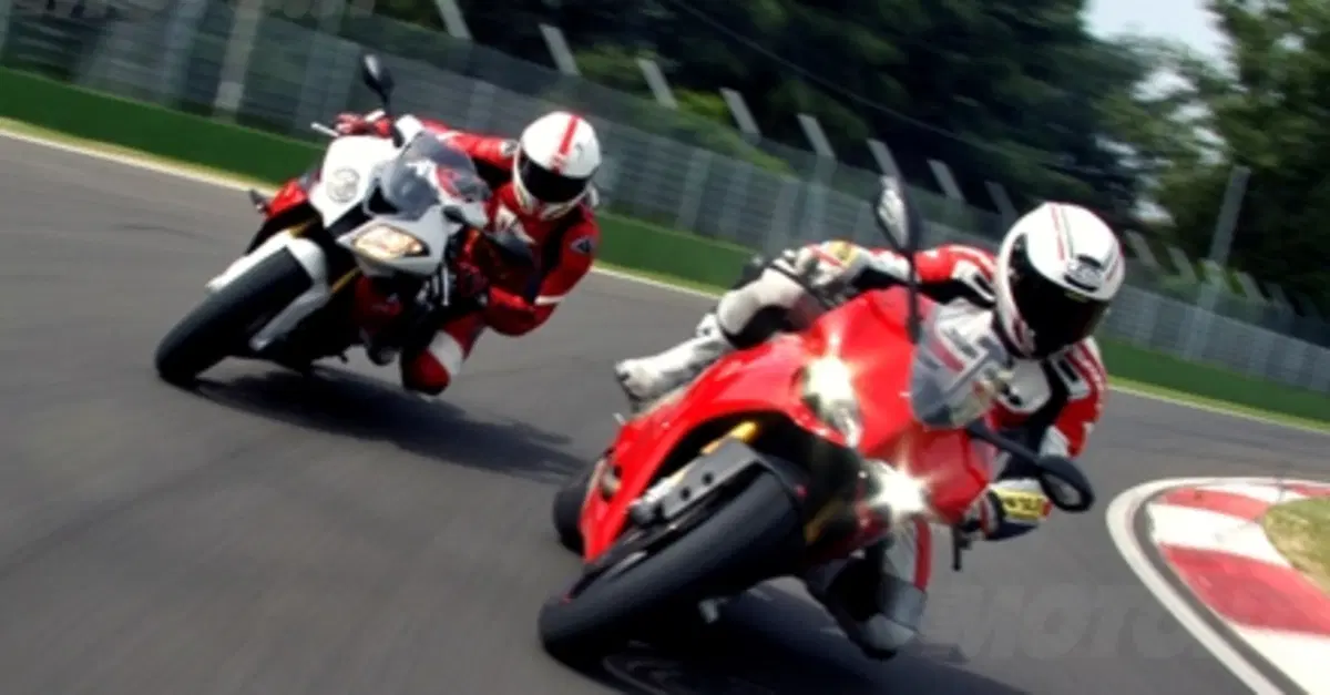 BMW S1000RR VS Ducati Panigale 1199S 