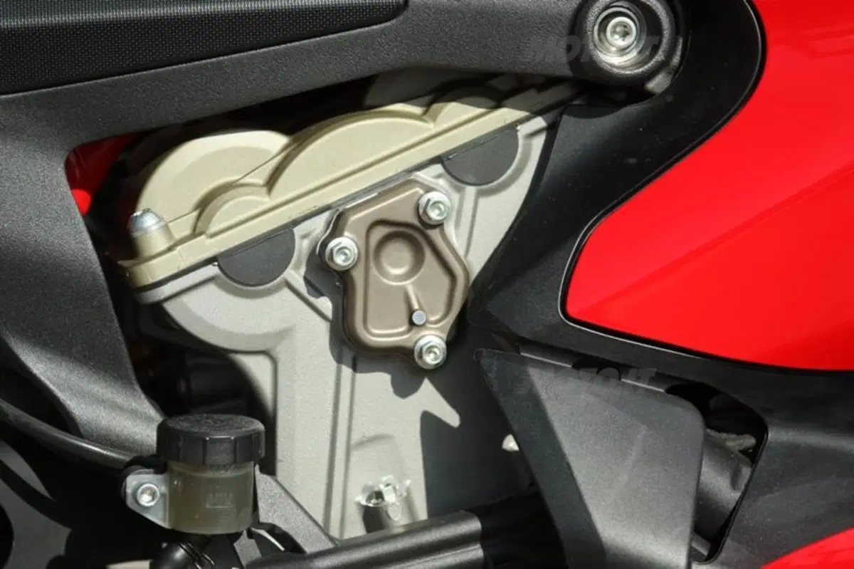 BMW S1000RR VS Ducati Panigale 1199S  (57)
