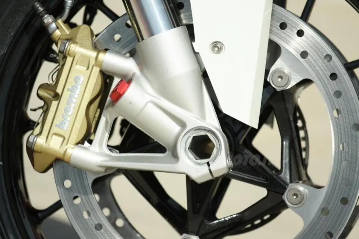 BMW S1000RR VS Ducati Panigale 1199S  (63)
