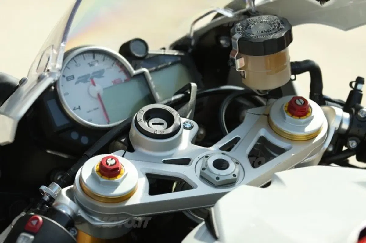 BMW S1000RR VS Ducati Panigale 1199S  (65)