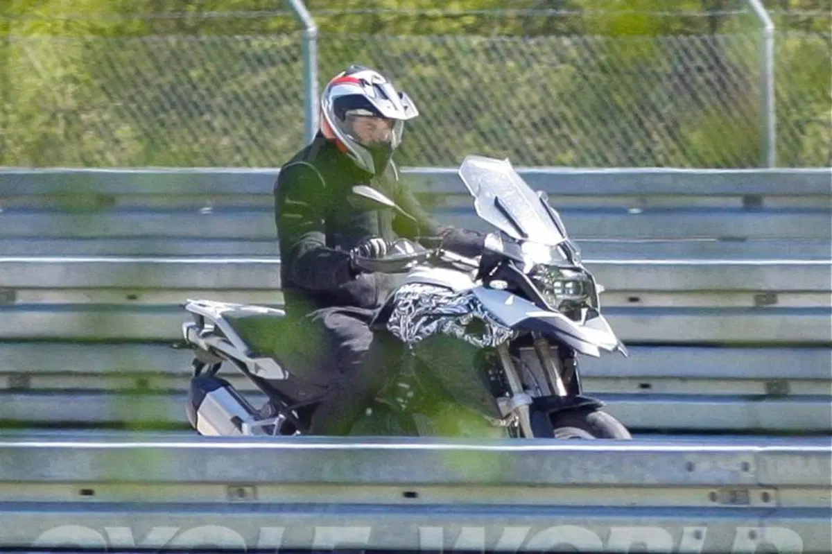 BMW R 1250 GS 2013, nuove foto